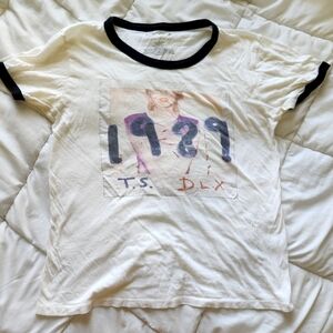 Large Taylor Swift tour shirt
